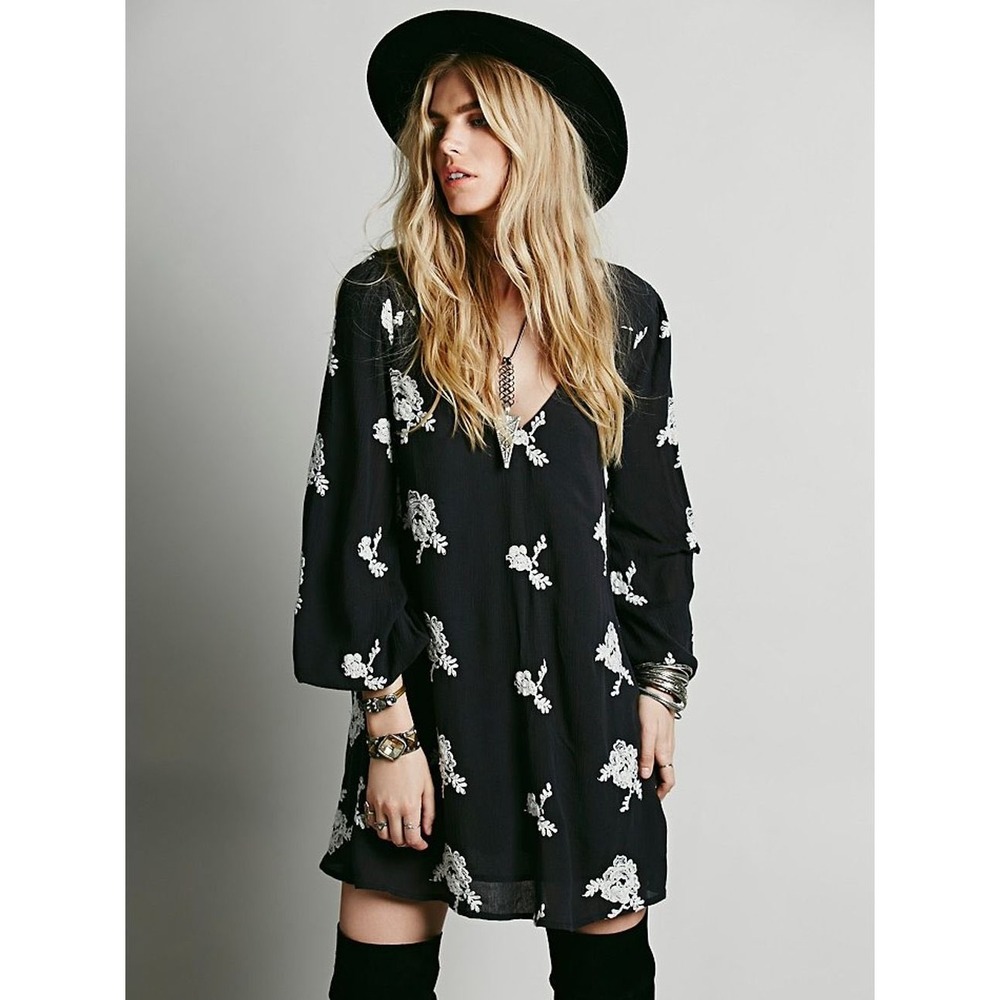 Free People Austin Embroidered Dress in Black Size Medium Bohemian Fall‎ Floral